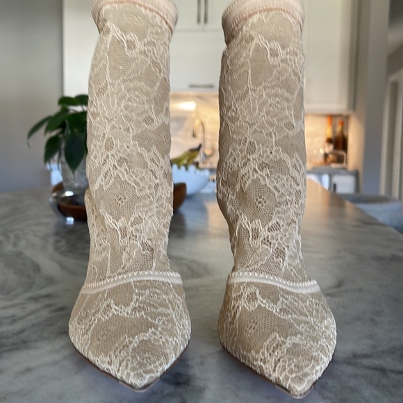 ‼️SOLD‼️GIANVITO ROSSI
Leather Trim Lace Embellishment Sock Boots
Size: 38 - Picture 8 of 9